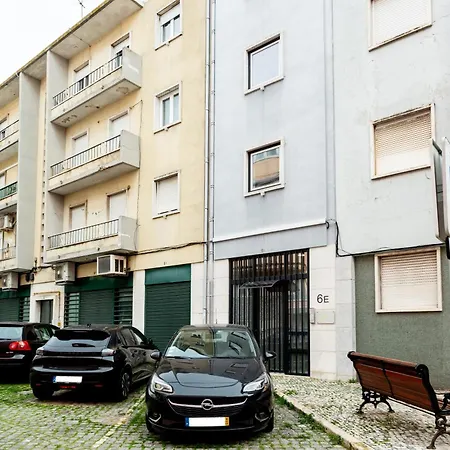 6estudios Campolide דירה