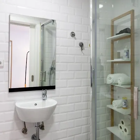 6E Studios Apartman *