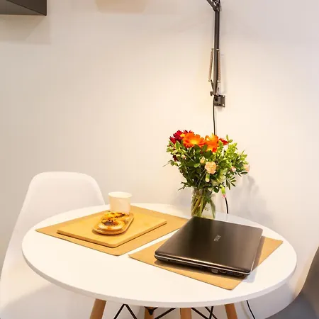 6E Studios Apartman